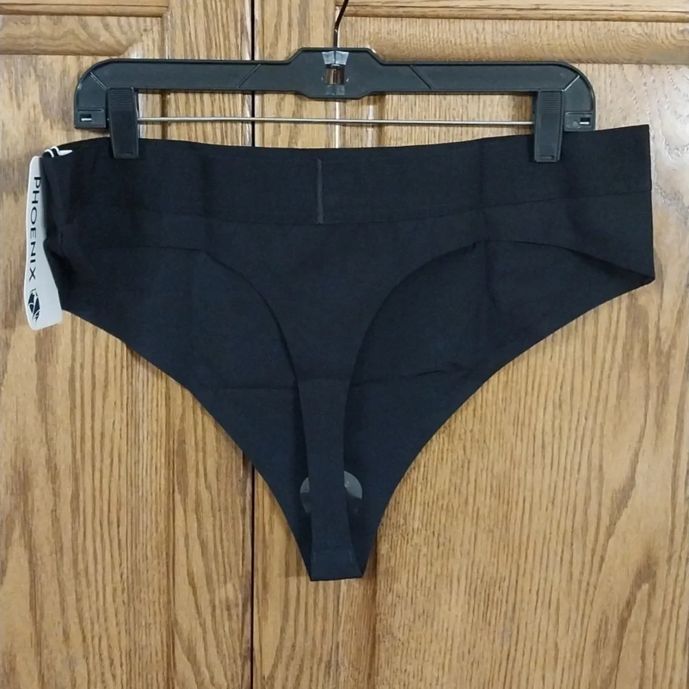 Phoenix NWT Malibu Thong Size 1X Black Seamless UV Protection Moisture Control